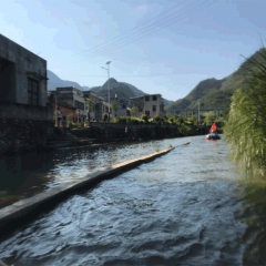 腾龙溪漂流